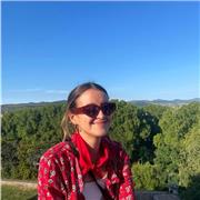 Me defino como una persona divertida, amena que le encanta la enseñanza. Me gustaría dar clases a alumnxs de la eso y batxillerato